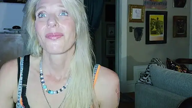 Glamazonx online show from April 19, 1:28 am