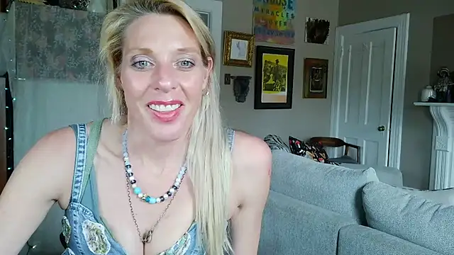 Glamazonx online show from April 14, 6:57 pm