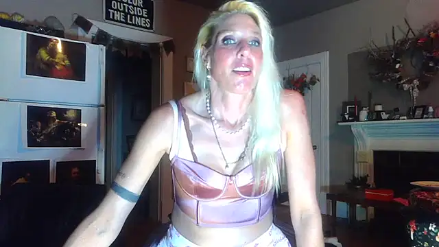 Glamazonx online show from November 5, 3:42 am