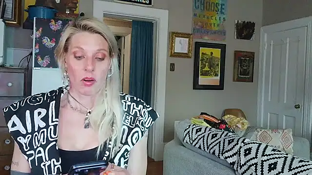 Glamazonx online show from February 20, 9:28 pm