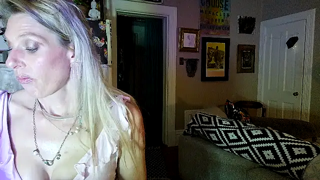 Glamazonx online show from March 3, 1:23 am