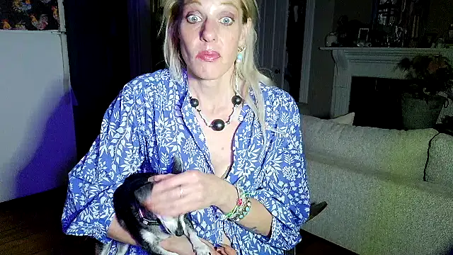Glamazonx online show from April 25, 2:14 am