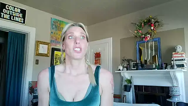 Glamazonx online show from February 10, 9:47 pm