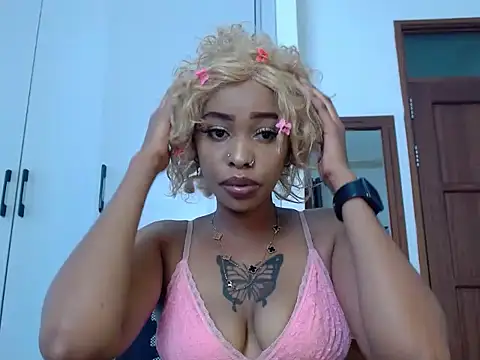 queencydoll online show from March 28, 7:20 am