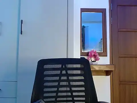 queencydoll online show from June 2, 8:47 am