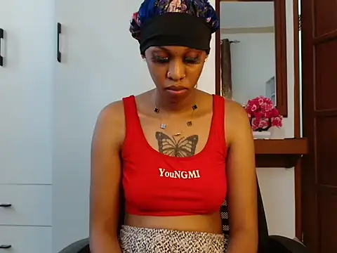 queencydoll online show from December 19, 9:33 am