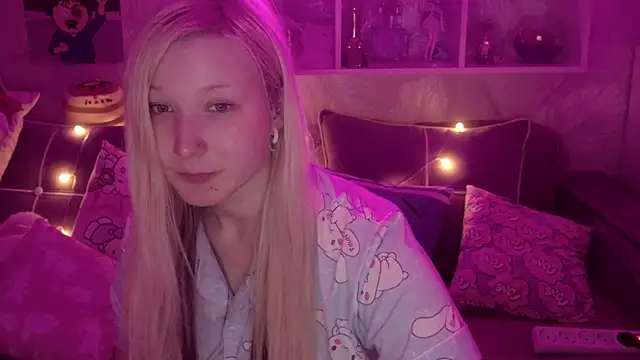 Snapshot of MeowkaKitty chatting on January 17, 1:31 am MeowkaKitty online show from January 17, 1:31 am