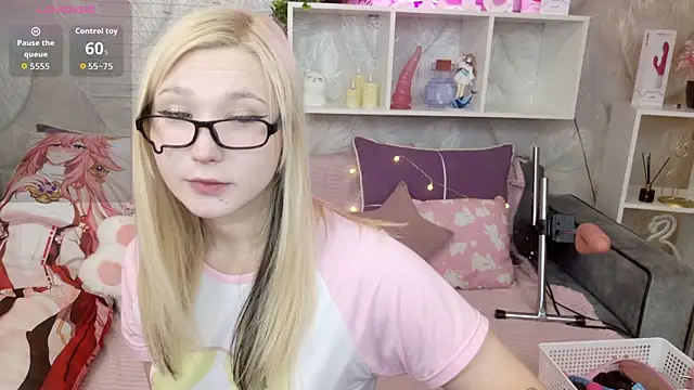 MeowkaKitty online show from October 18, 1:29 am