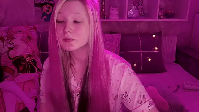 MeowkaKitty online show from April 6, 1:45 am