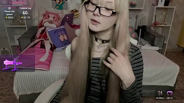 MeowkaKitty online show from April 1, 1:30 am