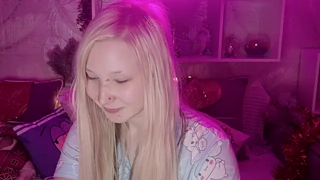 Snapshot of MeowkaKitty chatting on December 23, 1:49 am MeowkaKitty online show from December 23, 1:49 am