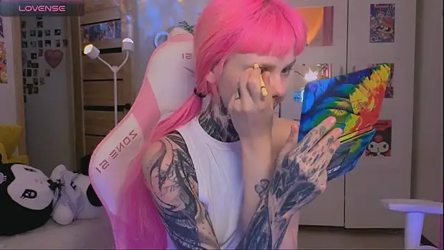 Britney Lynch online show from October 23, 12:37 pm