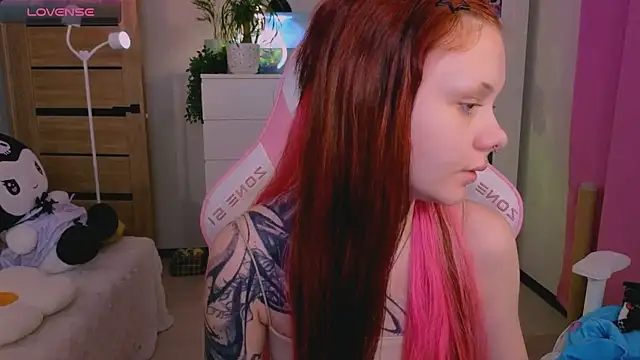 Britney Lynch online show from November 9, 8:35 pm