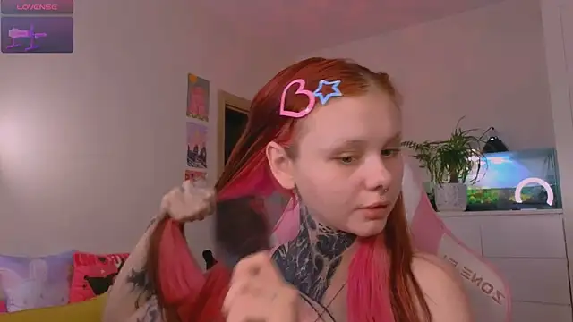 Britney Lynch online show from November 13, 7:18 pm