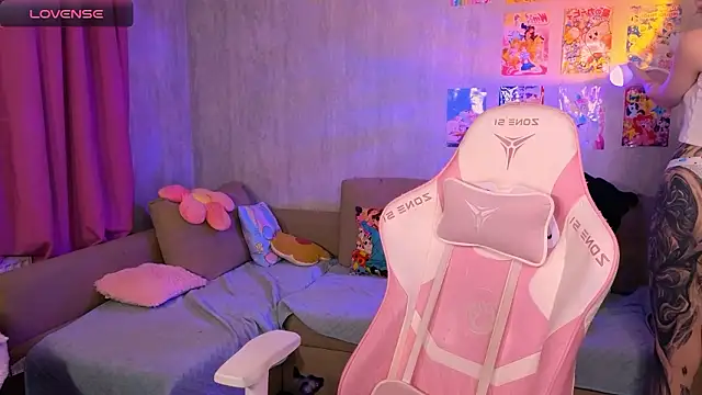 Britney Lynch online show from March 6, 6:47 pm