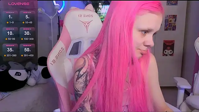 Britney Lynch online show from October 22, 5:29 am