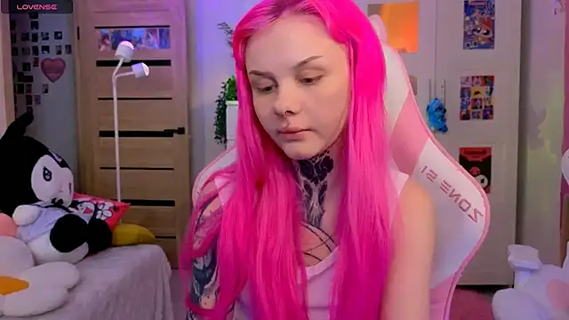 Britney Lynch online show from October 30, 6:49 pm