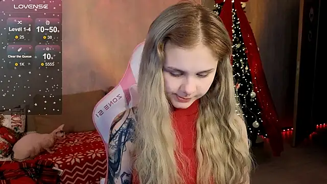 Britney Lynch online show from December 19, 8:00 pm