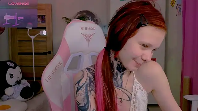 Britney Lynch online show from November 6, 12:03 am