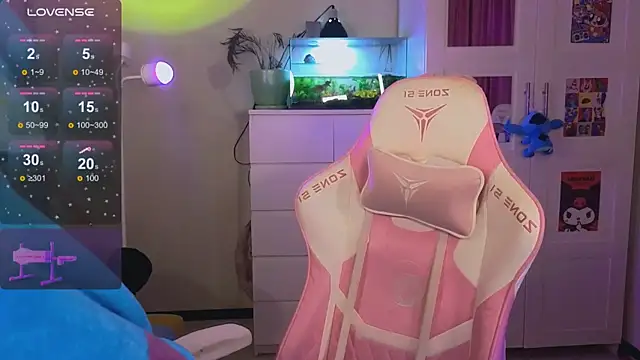 Britney Lynch online show from December 4, 9:14 pm