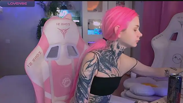 Britney Lynch online show from October 21, 4:12 am