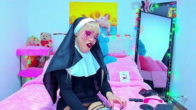 Candy Candy   online show from October 31, 10:49 pm