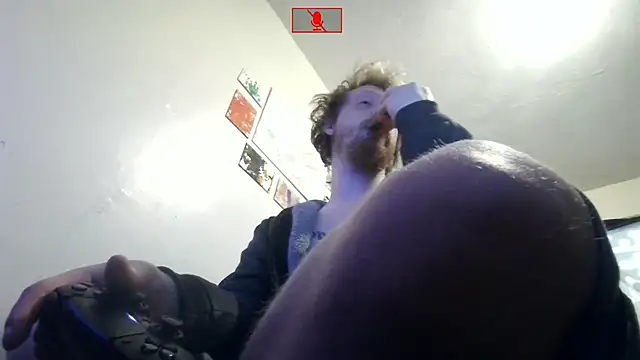 Snapshot of Thehotfox@xh chatting on March 13, 4:01 pm Thehotfoxxh online show from March 13, 4:01 pm