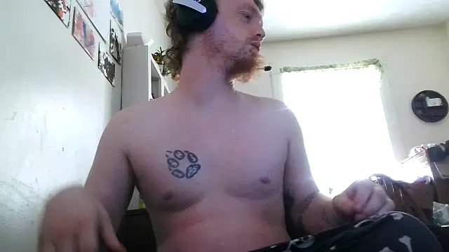 Snapshot of Thehotfox@xh chatting on February 27, 7:03 pm Thehotfoxxh online show from February 27, 7:03 pm