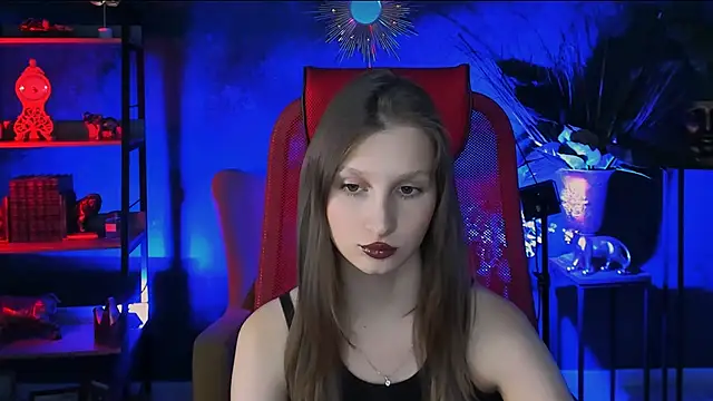 Snapshot of EllaHorton chatting on March 13, 2:33 pm EllaHorton online show from March 13, 2:33 pm