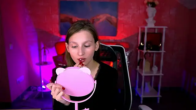 EllaHorton online show from February 24, 4:30 pm