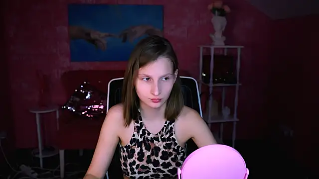 EllaHorton online show from April 4, 1:39 pm