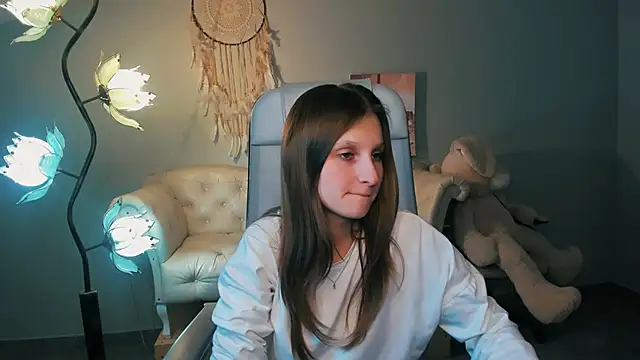 Snapshot of EllaHorton chatting on March 18, 7:12 pm EllaHorton online show from March 18, 7:12 pm