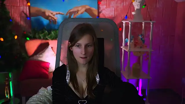 Snapshot of EllaHorton chatting on January 3, 3:01 pm EllaHorton online show from January 3, 3:01 pm