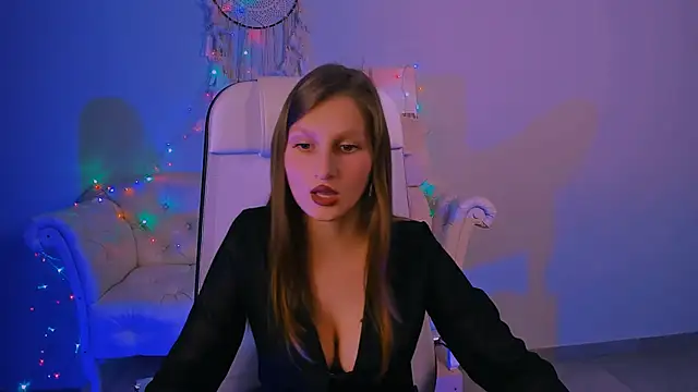 Snapshot of EllaHorton chatting on February 20, 3:30 pm EllaHorton online show from February 20, 3:30 pm