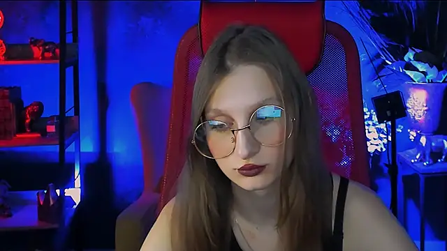 Snapshot of EllaHorton chatting on March 13, 5:39 pm EllaHorton online show from March 13, 5:39 pm