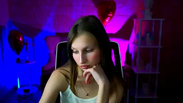 Snapshot of EllaHorton chatting on March 5, 3:51 pm EllaHorton online show from March 5, 3:51 pm