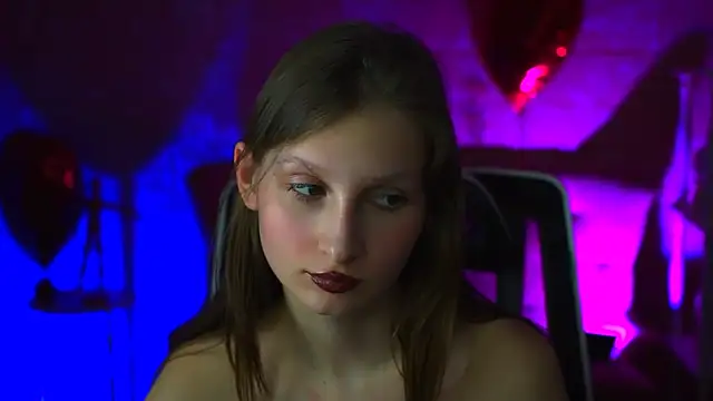 Snapshot of EllaHorton chatting on March 7, 7:27 pm EllaHorton online show from March 7, 7:27 pm