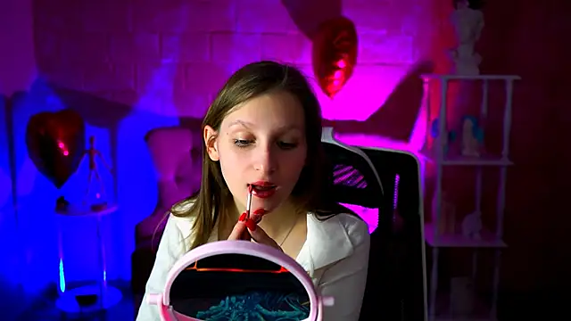 Snapshot of EllaHorton chatting on March 3, 12:17 pm EllaHorton online show from March 3, 12:17 pm