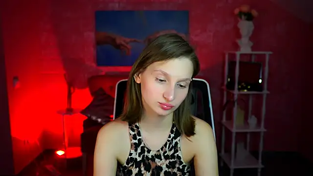 EllaHorton online show from April 2, 1:40 pm