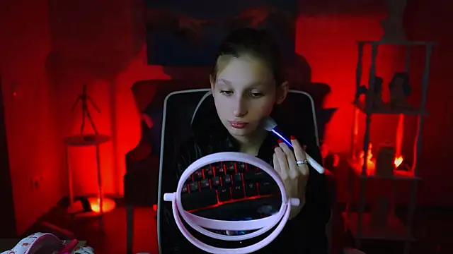 Snapshot of EllaHorton chatting on February 23, 5:56 am EllaHorton online show from February 23, 5:56 am