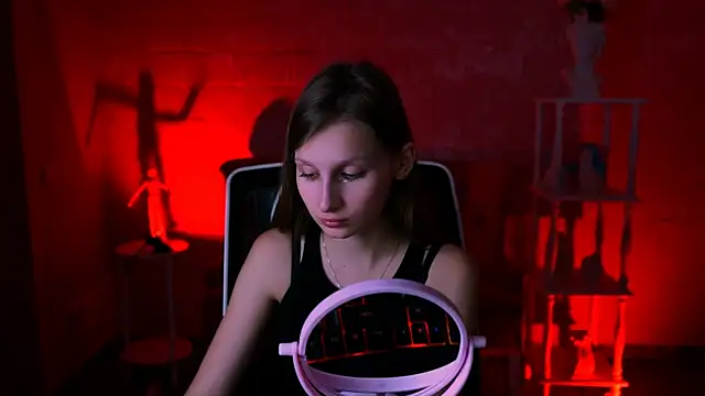 Snapshot of EllaHorton chatting on March 12, 12:36 pm EllaHorton online show from March 12, 12:36 pm