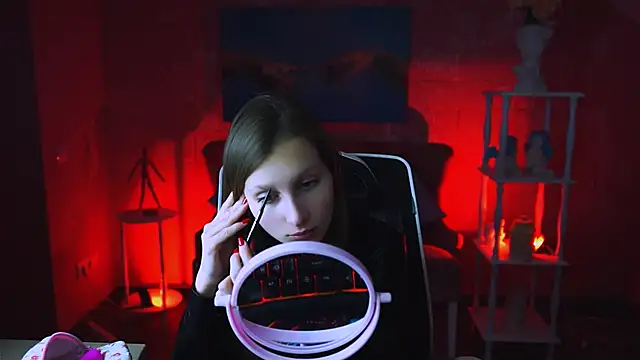 Snapshot of EllaHorton chatting on February 22, 6:39 am EllaHorton online show from February 22, 6:39 am