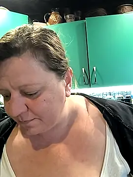 jusichka online show from April 4, 6:03 pm