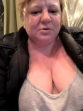 jusichka online show from December 4, 7:02 pm