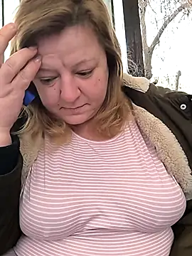 jusichka online show from December 17, 8:19 am