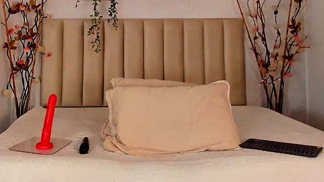 ivone adams online show from April 3, 2:23 pm