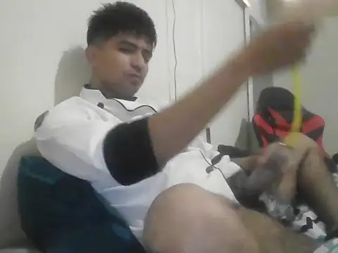 Snapshot of yObal-hot chatting on January 17, 4:49 am yObal-hot online show from January 17, 4:49 am