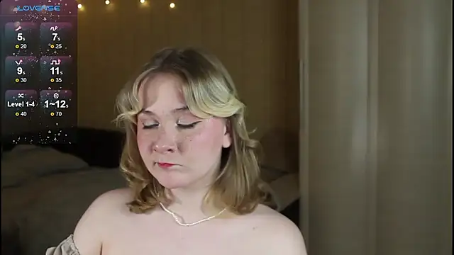 sensual girrrl online show from December 4, 8:01 pm