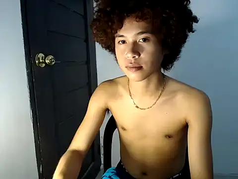 Asiantwink21 online show from June 2, 2:17 pm