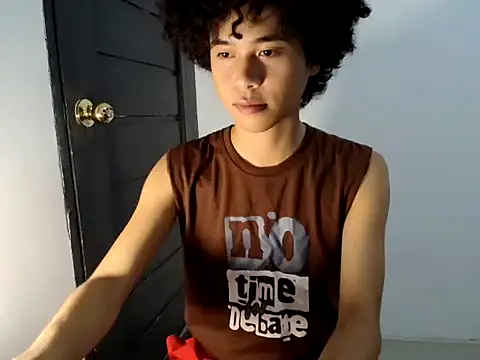 Asiantwink21 online show from May 15, 4:05 pm